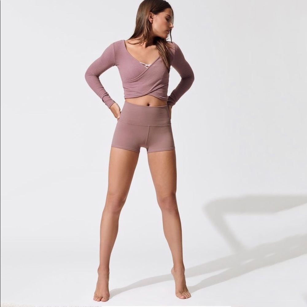 Alo Yoga Aura Shorts